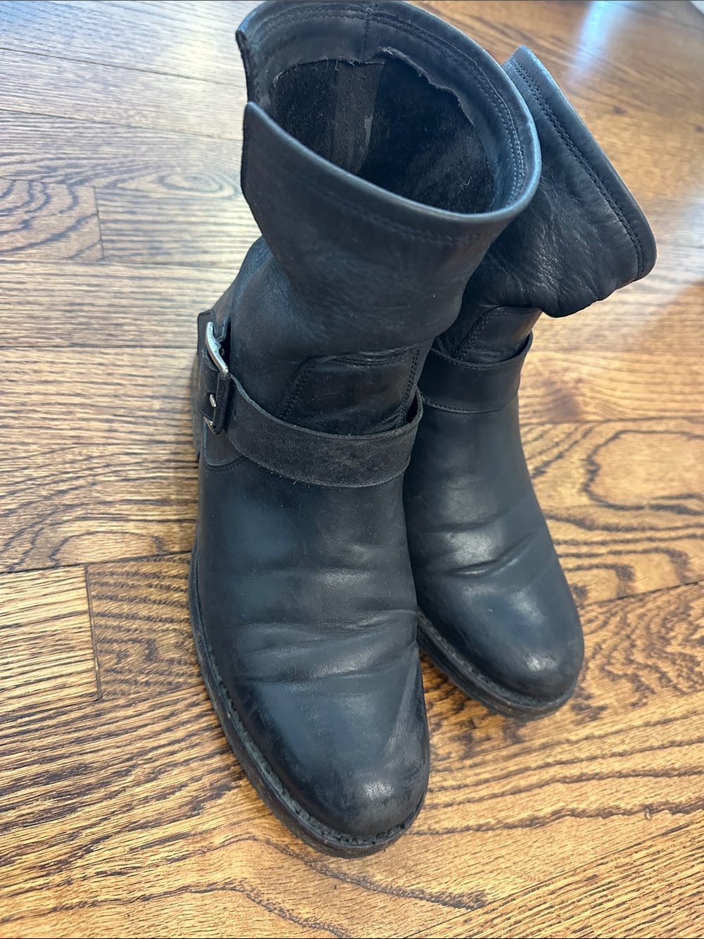 Women’s Frye size 7.5 boots